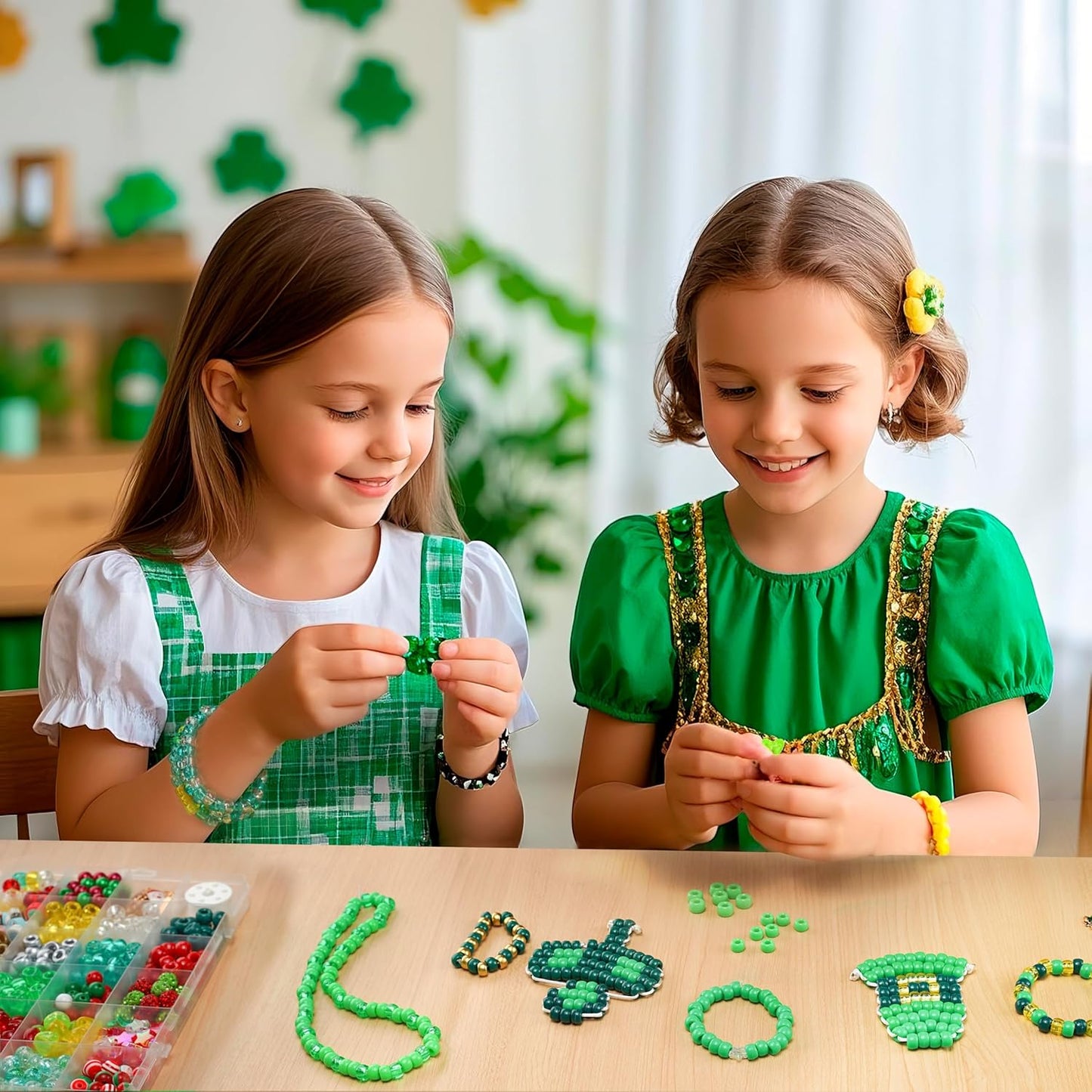 Paodey St. Patrick’s Day Green Pony Beads Kit, Jewelry Making Spring Irish St. Patrick’s Party Decoration Bracelets DIY Crafts Gold Orange Green Assorted Plastic Beads for Necklace Keychain Making Crafts